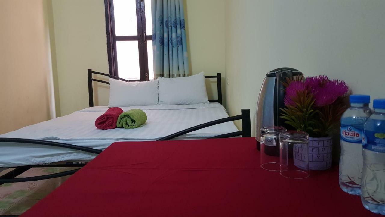 Ali Backpackers Vientiane Dış mekan fotoğraf